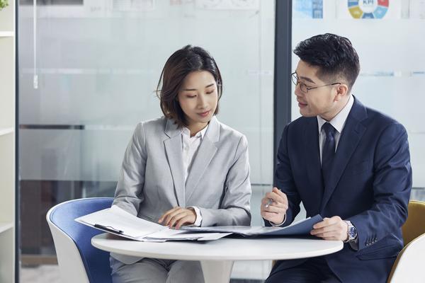 央视新闻揭示校园暴力真相：男女施暴比例引人关注 图1