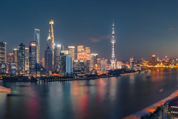 高空抛物事件频发，厦门夜景受到影响，专家提醒市民注意安全 图1