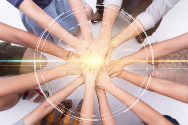 《高空抛物怎么查回放:揭秘现代科技如何还原惊险瞬间》图1