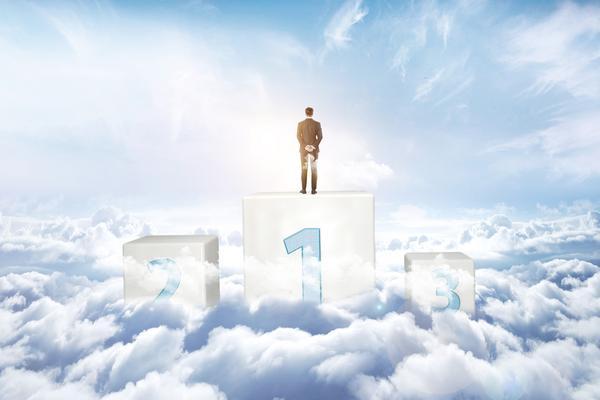 《云端惊现高空抛物奇观，安全问题引关注》 图2