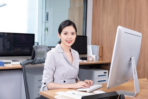 校园暴力事件：女孩被扇耳光引网友关注图1