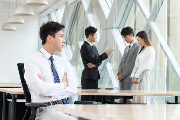 《告别噪音烦恼：城市居民如何防止关门噪音扰民的有效方法》 图2