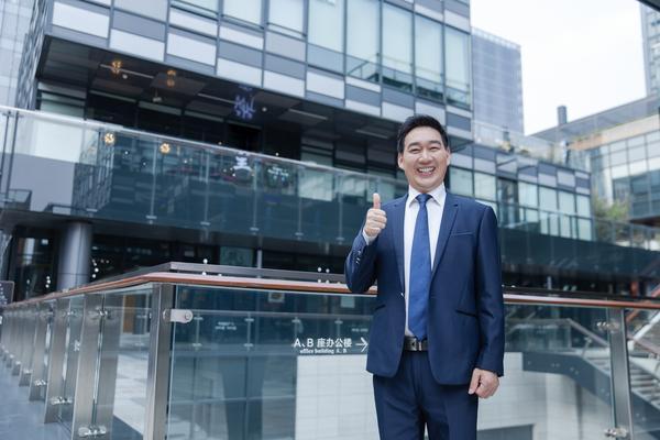 物业停电,高空抛物引网友点赞:这是什么操作?图1