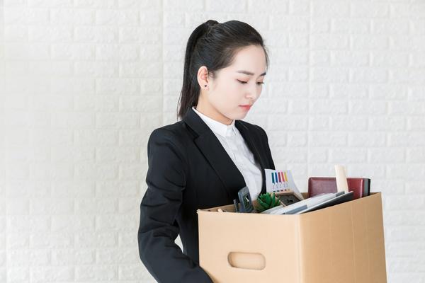 “震惊世界！小女孩校园曝光，看完令人愤怒不已！”图1