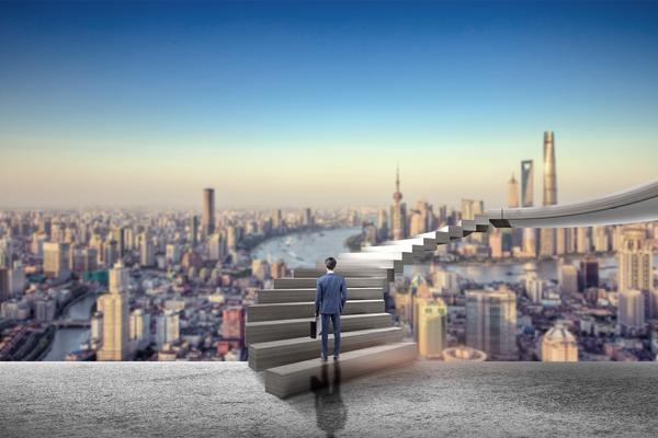 《高空抛物：科技小制作视频展示惊险与智慧》图1