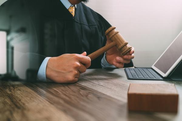 高空抛物的刑事责任认定及法律适用解析 图1