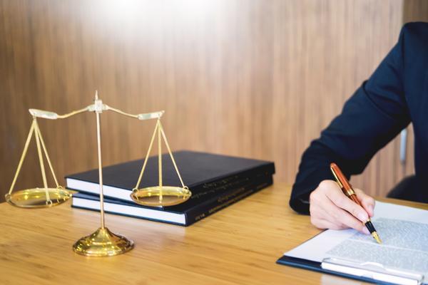 离婚损害赔偿律师：为您提供专业法律帮助 图2