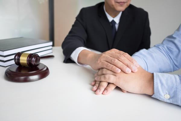 侵害消费者权益的案例曝光：企业虚假宣传、质量问题严重 图2