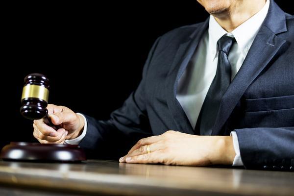 《出租车合同条款引发争议：消费者权益如护？》 图1
