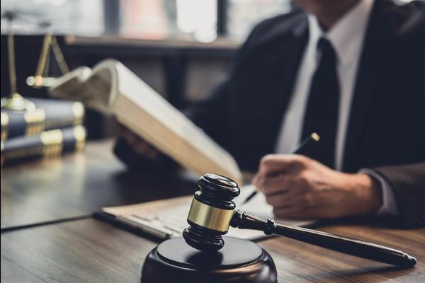 以下是几个与关键词“公司法务如何转型”相关的标题:图1