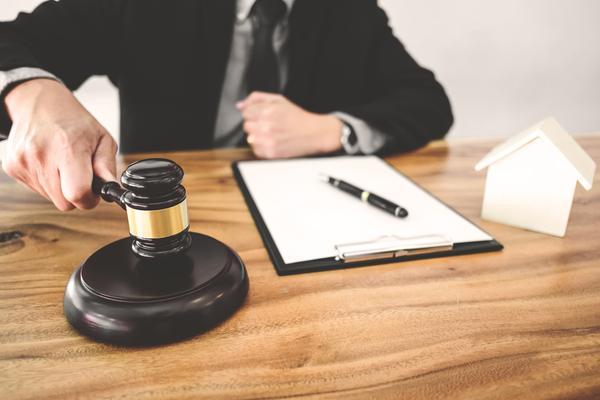 揭秘保险代理人员虚假宣传:如何辨别与防范 图1