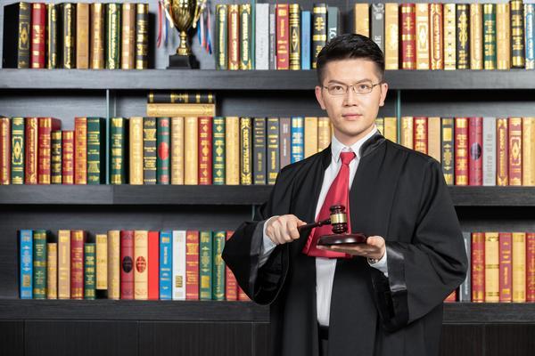 侵权索赔律师咨询：专业法律服务的重要性与选择指南 图1