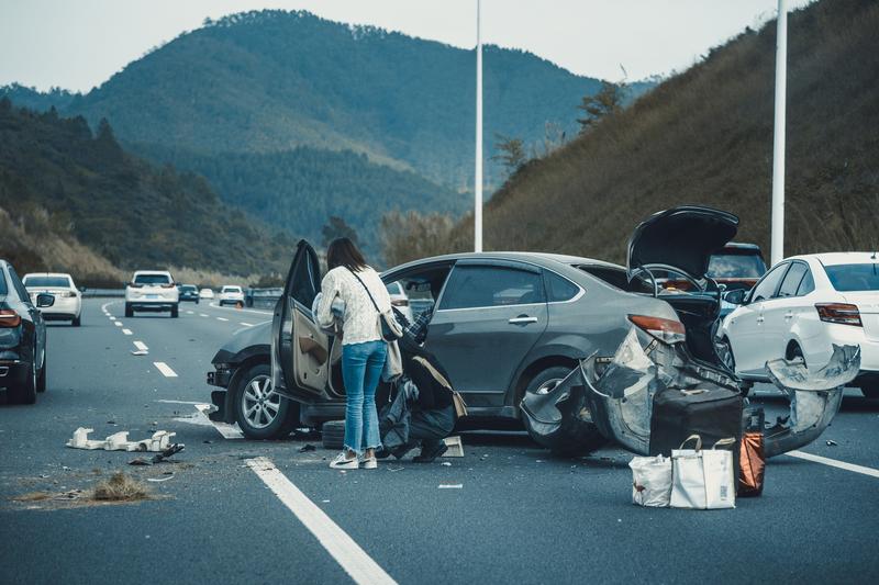 瓶窑发生惨烈车祸事故，惊魂时刻这样做！图1