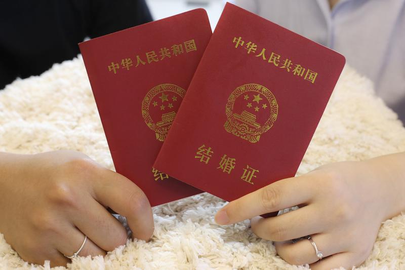 《2022年新婚图片：浪漫满溢，幸福满满》 图2