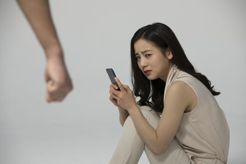 《高空抛物现象何时了？无人受伤是否立案成焦点》 图2