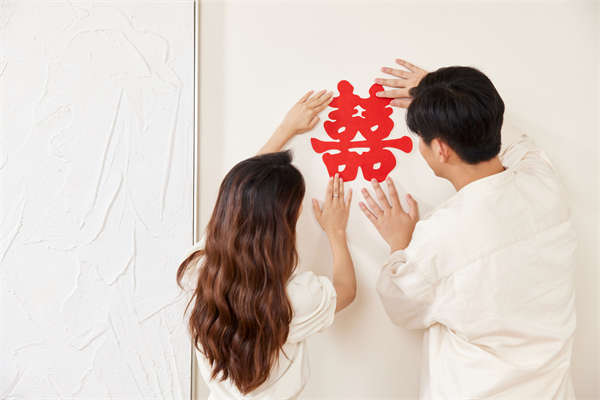 政府盛大婚礼：官家子女喜结连理，民众纷纷祝福图1